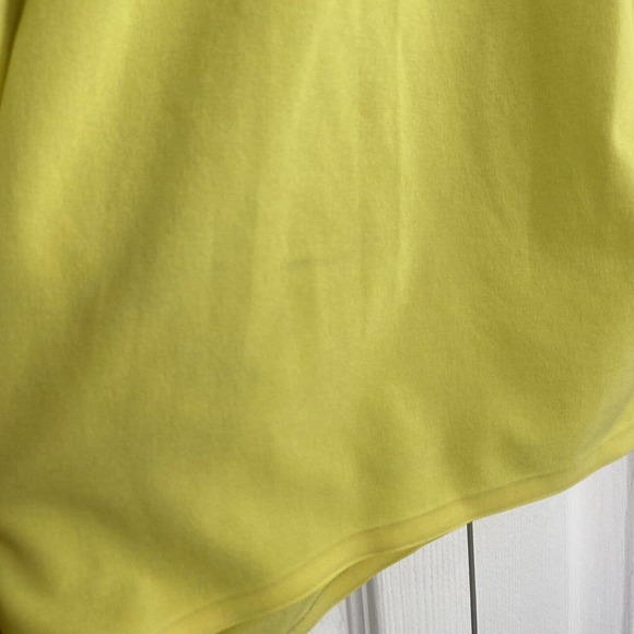 Fabletics Womens Size XXL Athletic Lined Shorts Yellow Back Pocket Reflector GUC - Picture 4 of 14